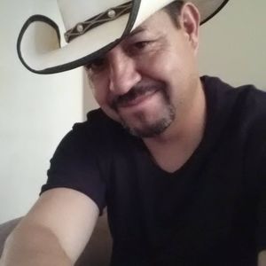 Meet your Posher, Luis